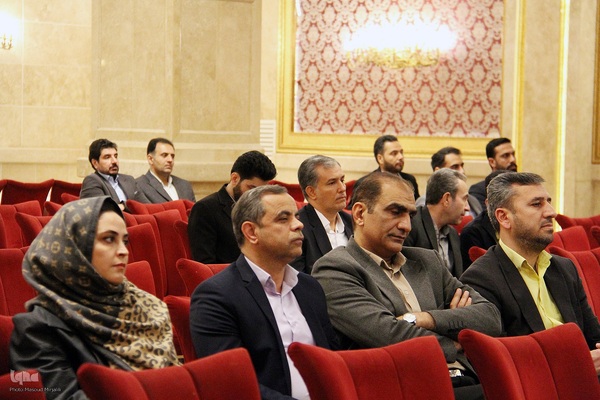 دیدار اعضای اتاق اصناف و اتحادیه های صنفی با استاندار یزد