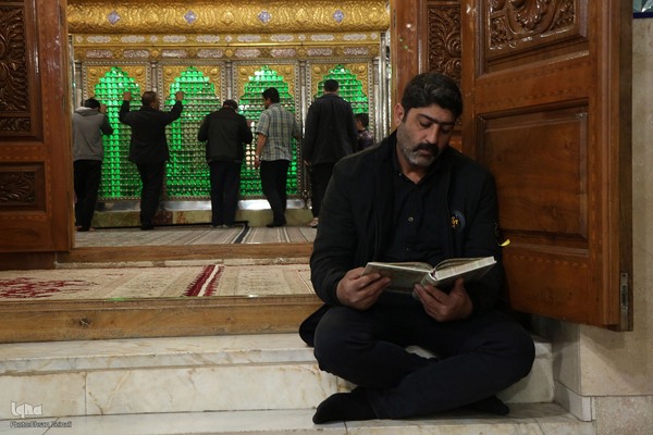 جزءخوانی قرآن در آستان امامزاده جعفر(ع) یزد‎