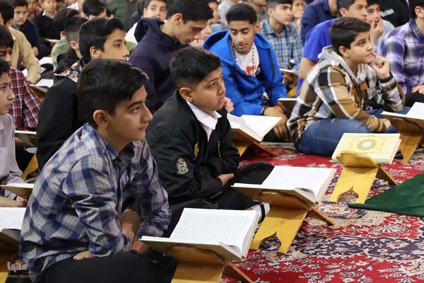 محفل انس با قرآن دانش آموزی در یزد‎