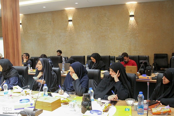 نشست خبری جشنواره زیر سایه خورشید در یزد