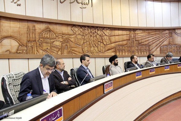 حضور استاندار در صحن علنی شورای اسلامی یزد