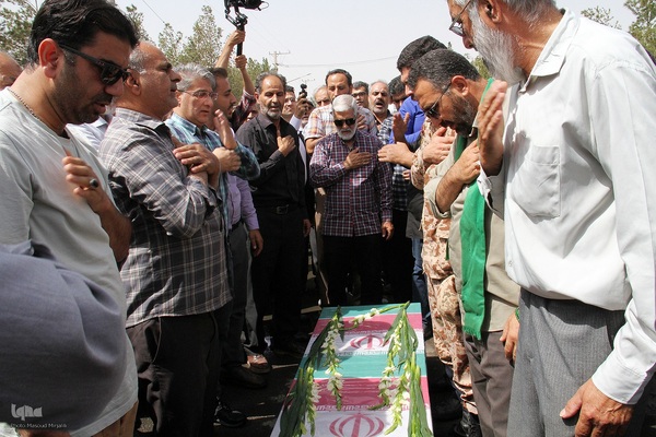 تشییع پیکر شهید هسته‌ای در یزد