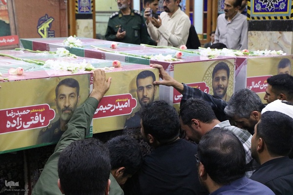 مراسم وداع با شهدای حمله رژیم صهیونیستی به یزد