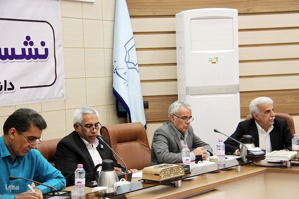 نشست خبری رئیس دانشگاه یزد