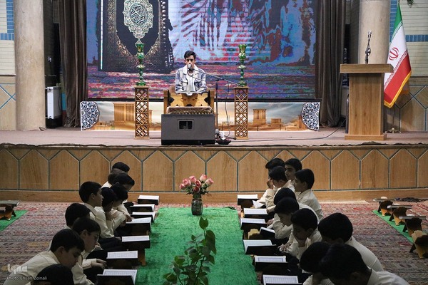 بزرگداشت شهید دانش در کرسی تلاوت مجمع قاریان و حافظان یزد