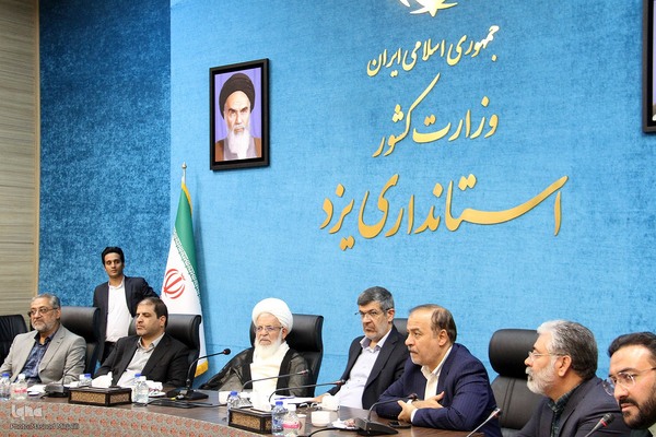 نشست نماینده ولی فقیه در استان و استاندار یزد با فعالان قرآنی‎