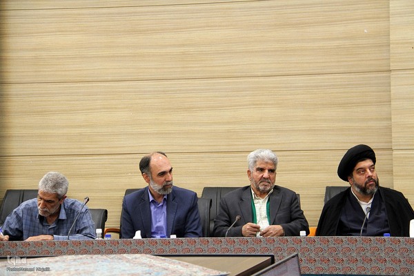 نشست نماینده ولی فقیه در استان و استاندار یزد با فعالان قرآنی‎