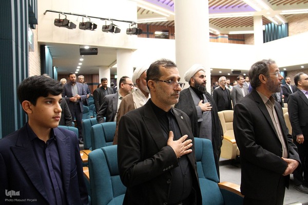 رونمایی از تفسیر «بصائر» در یزد‎