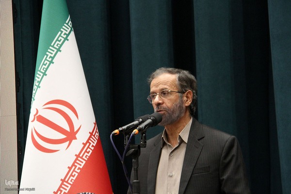 رونمایی از تفسیر «بصائر» در یزد‎