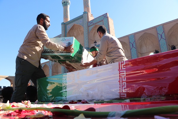 تشییع شهدای گمنام در یزد‎