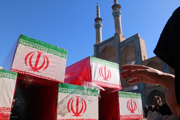 تشییع شهدای گمنام در یزد‎