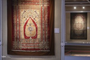 Mengunjungi Museum Karpet Iran