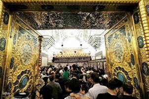 Jemaah Ziarah Arba’in di Makam Kazimain